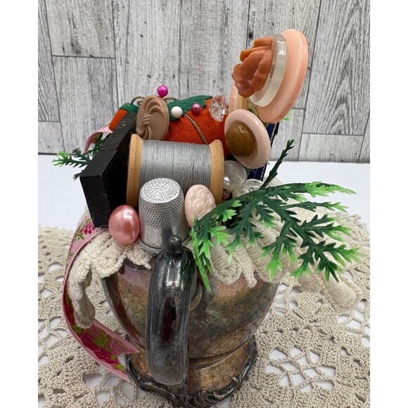 Vintage Sewing Seamstress Assemblage Buttons Pin Cushion Thread Decor - Picture 4 of 6